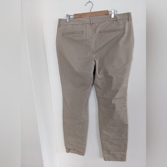 Old Navy pants - Picture 2 of 3